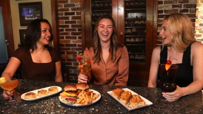 Best Restaurants On The San Antonio Riverwalk - Landry’s Seafood House