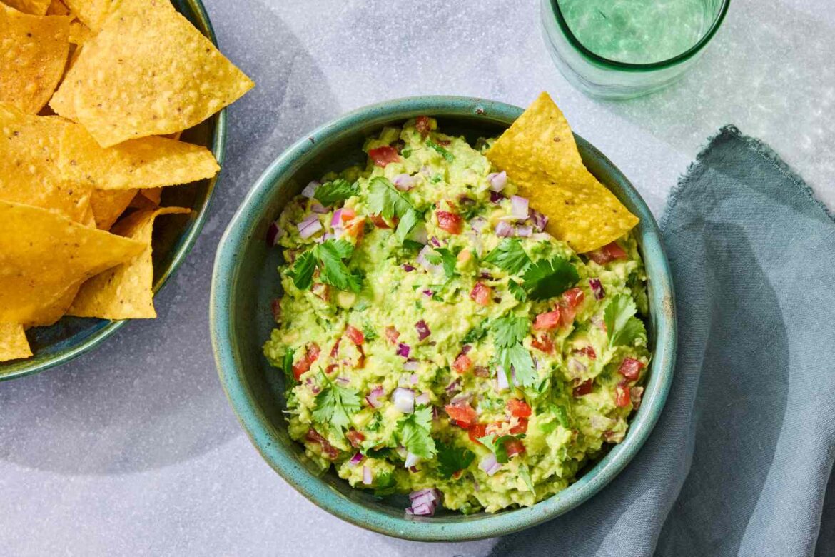 How To Keep Guacamole From Turning Brown