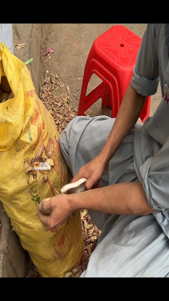 Young Boys Selling French Fries - Roadside Crispy Fries Recipe - Karachi Street Food