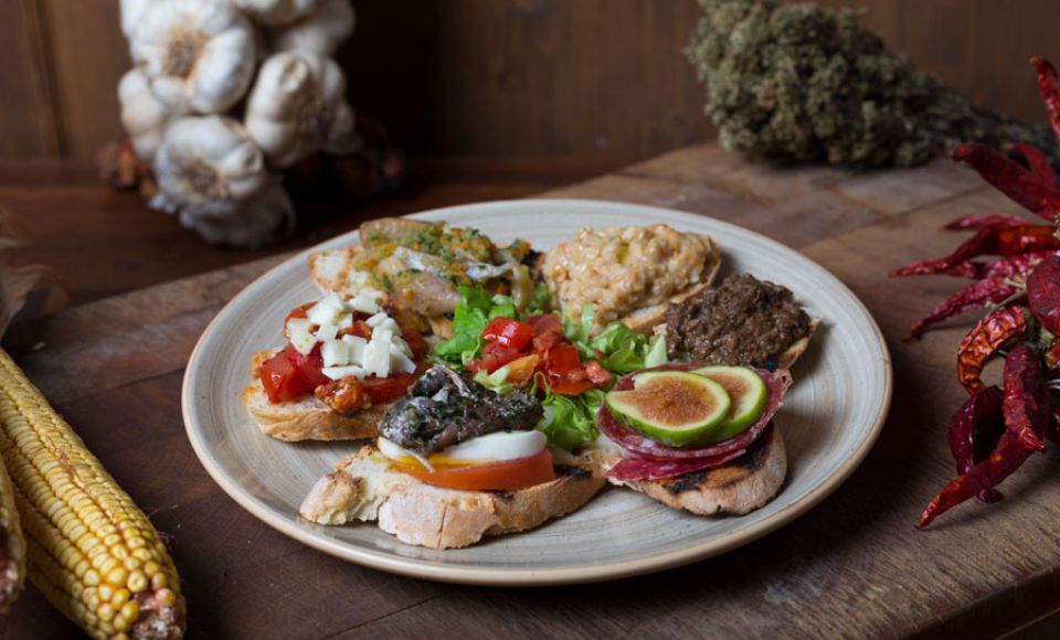 A small appetizer at Piatti e Fagotti