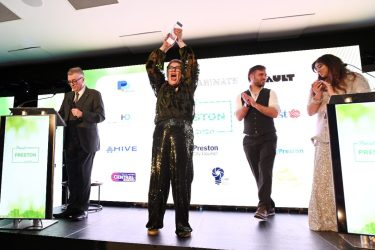 Annie Wynn receives Environmental Hero of the Year