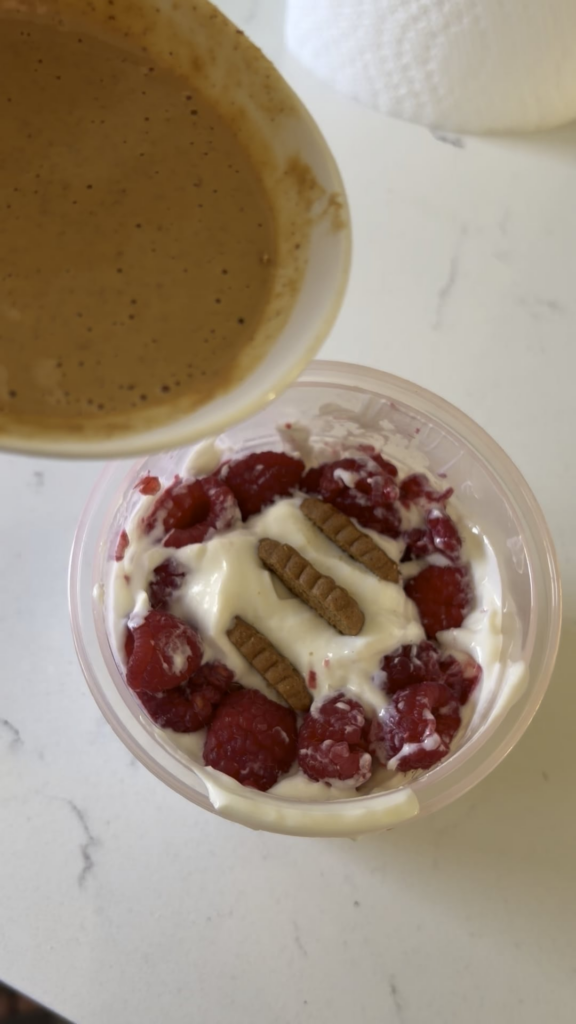 Sweet breakfast! 35 grams protein and only 285 cals