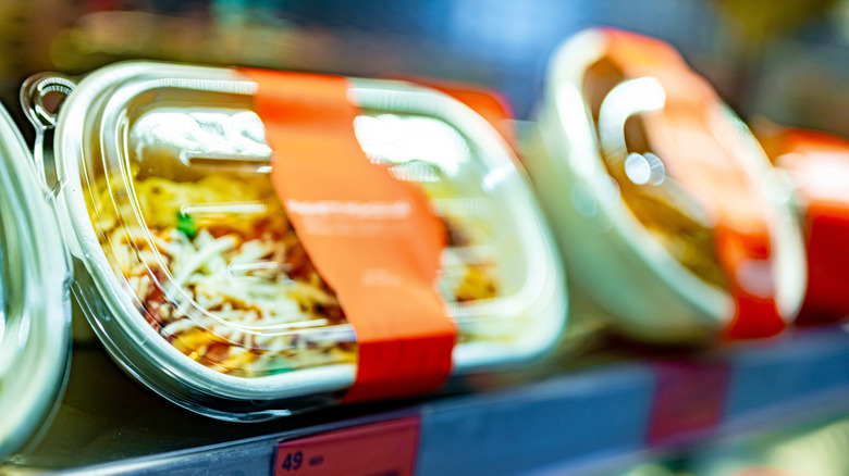 Prepared foods on a grocery store shelf