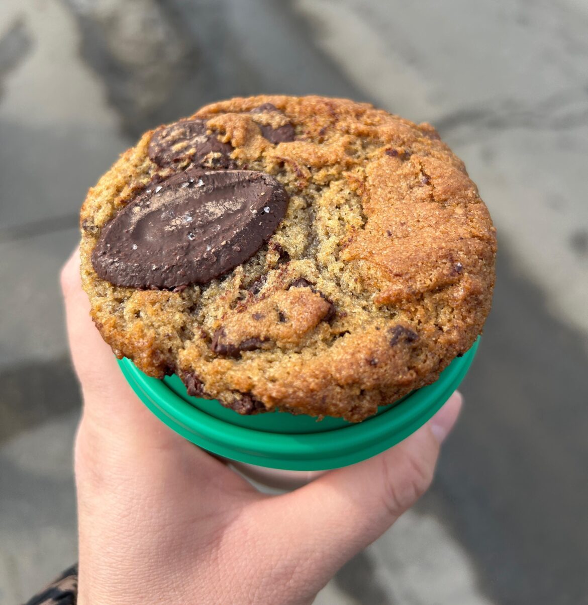 Issho Chocolate Chip Cookie