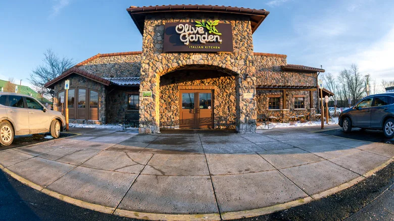Exterior of an Olive Garden location as seen through a fish-eye lens