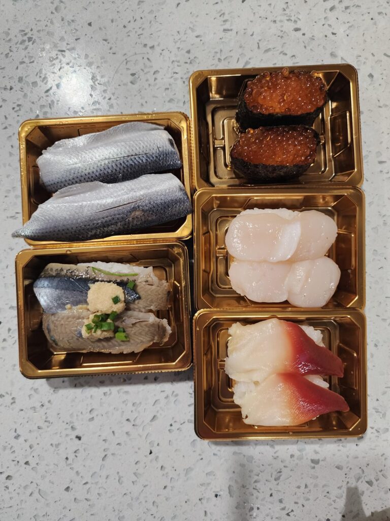 11pm sushi at Don Don Donki (Don Quixote) in Taipei