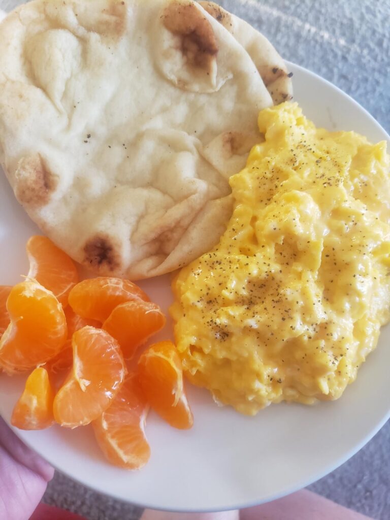 Soft Scrambled Cheese Eggs
