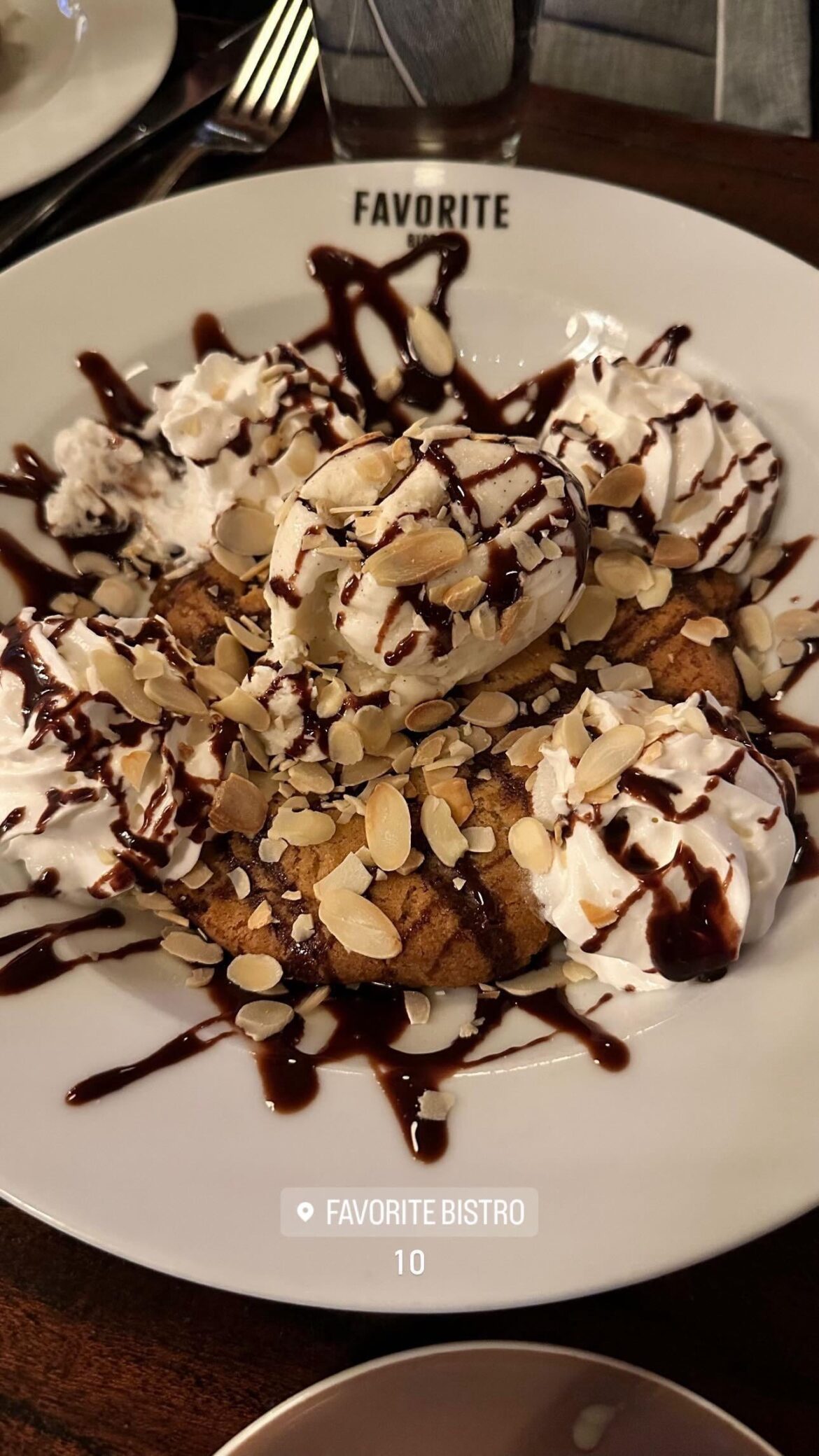 Cookie with vanilla ice cream