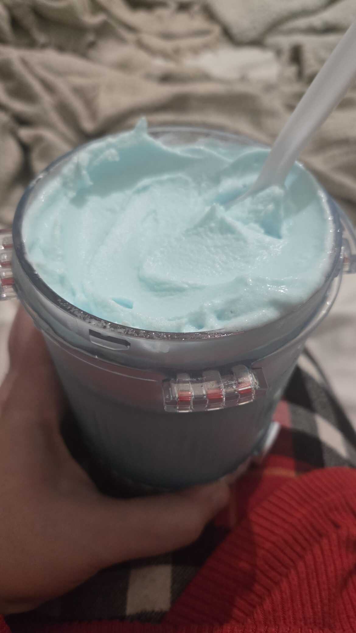 Blue Hawaiian Frosty Lemonade - 120 cal, 200mg caffiene, 20g protien