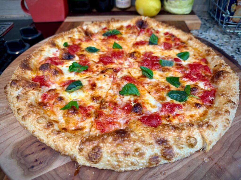 [homemade] Crispy Cheese Pizza