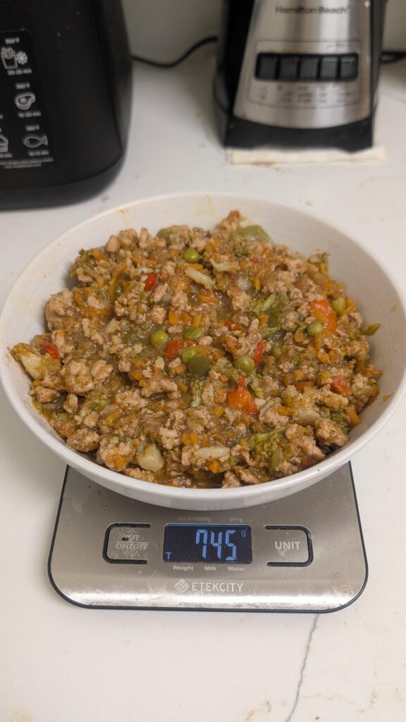 Ground Chicken & Veggies - 592 Cal(81P, 44C, 15F)