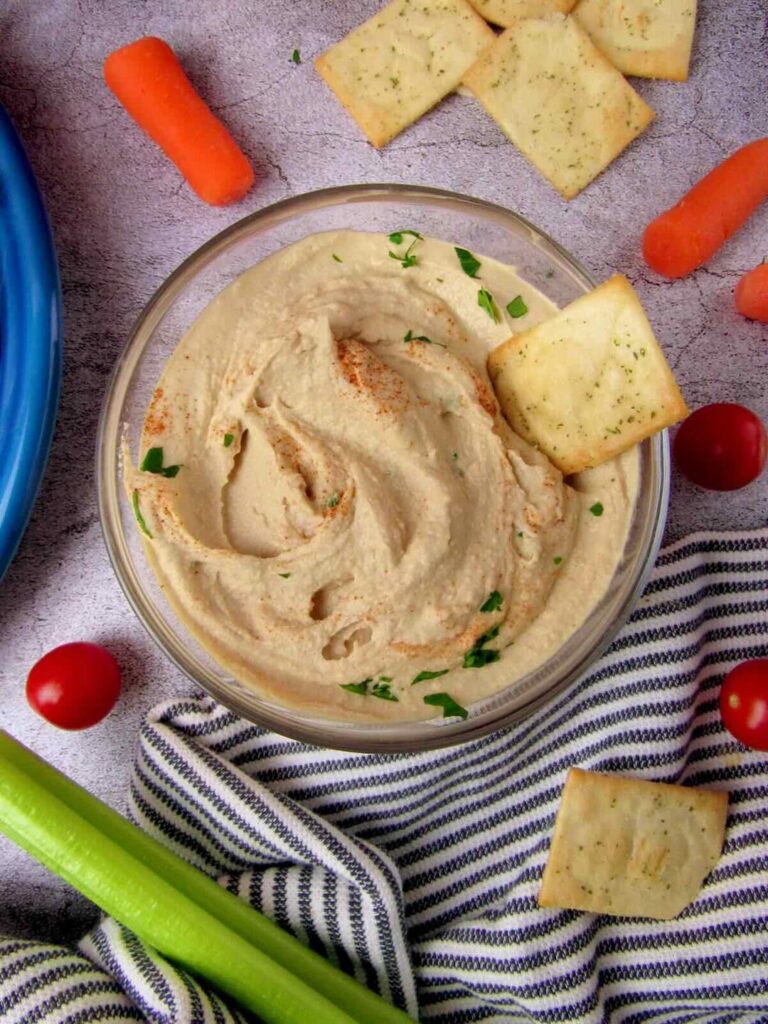 Homemade Garlic Hummus