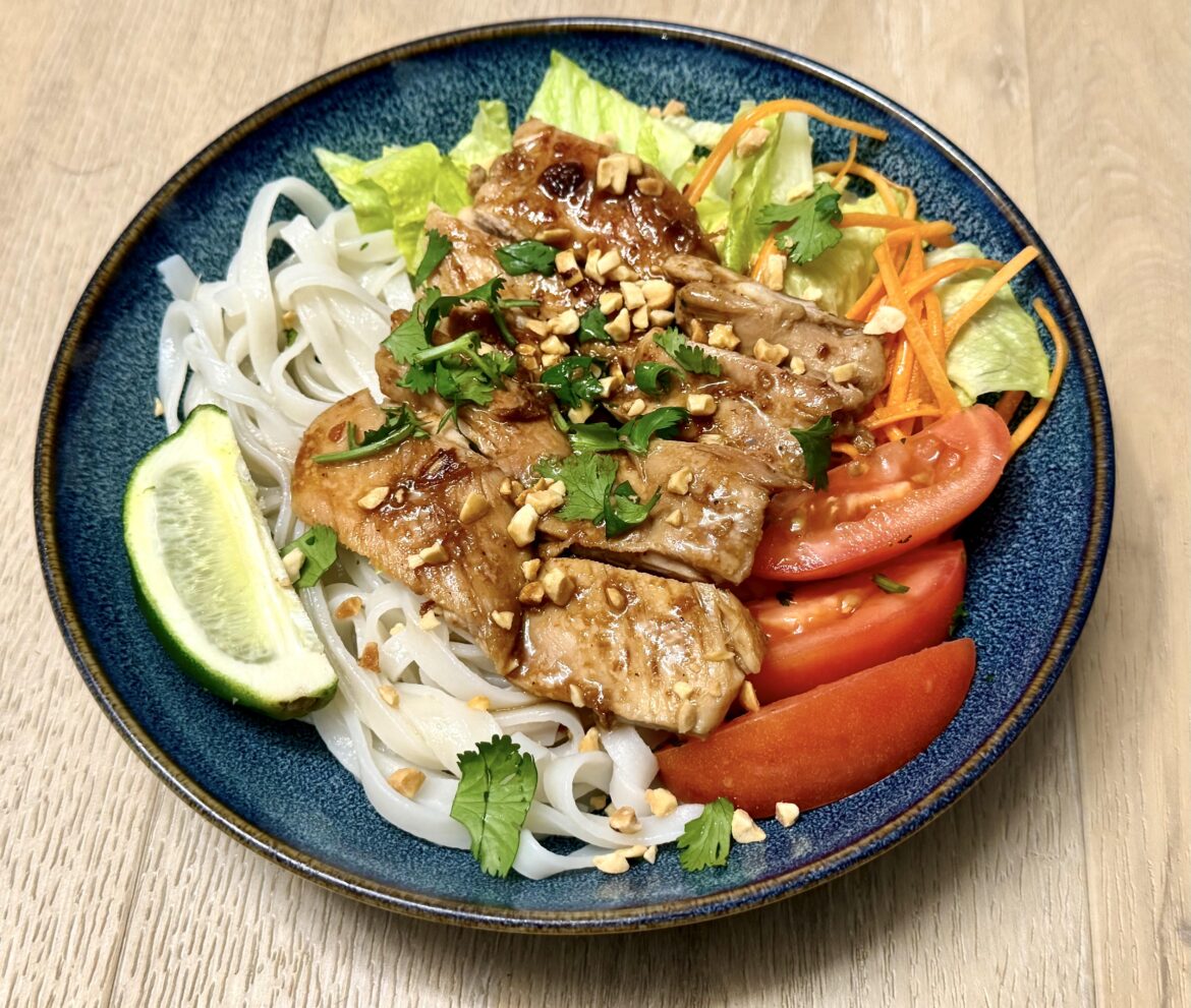 Vietnamese Lemongrass Chicken with Rice Noodles, Nuoc Cham, Carrots and Lettuce