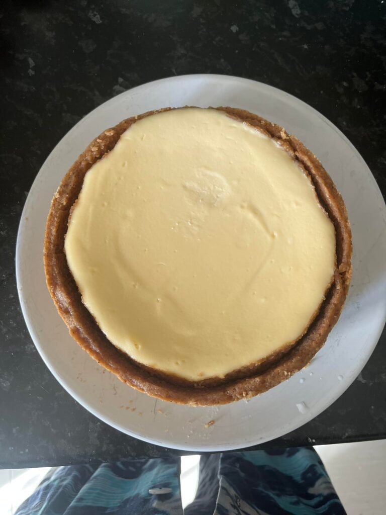 Why won't my cheesecake let the cookies hug it ?