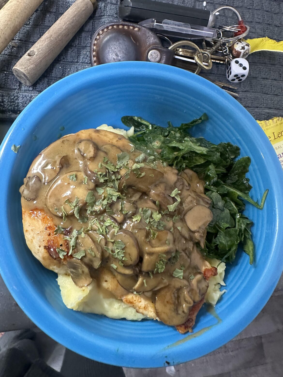 Chicken with creamy mushroom sauce