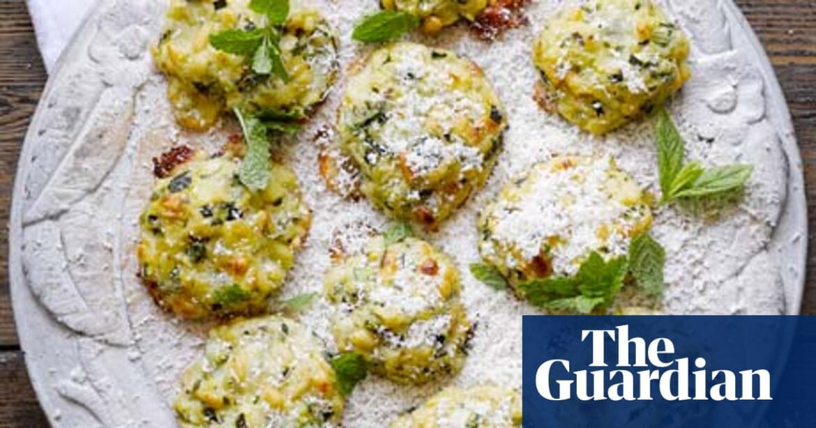 Green fingers: Hugh Fearnley-Whittingstall’s courgette recipes | Food Green fingers: Hugh Fearnley-Whittingstall's courgette recipes | Food
