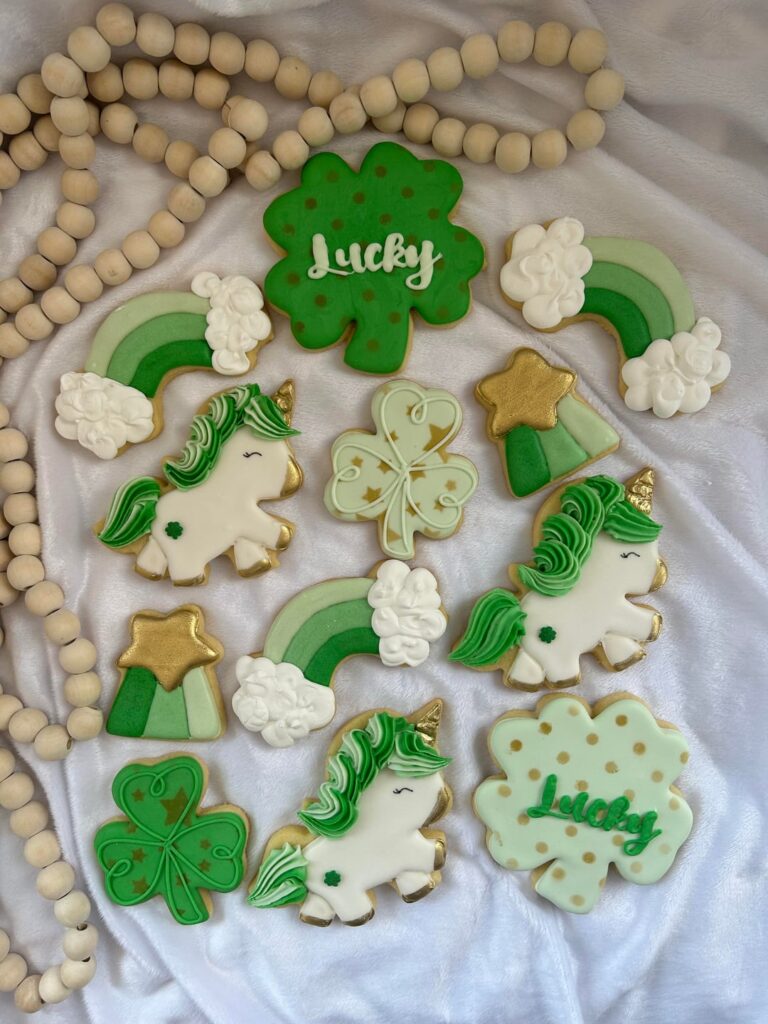 St Patrick’s unicorns and rainbows ☘️🦄Does anyone else struggle as much as I do with taking and choosing pics? Which one do you like better overlapped or non?