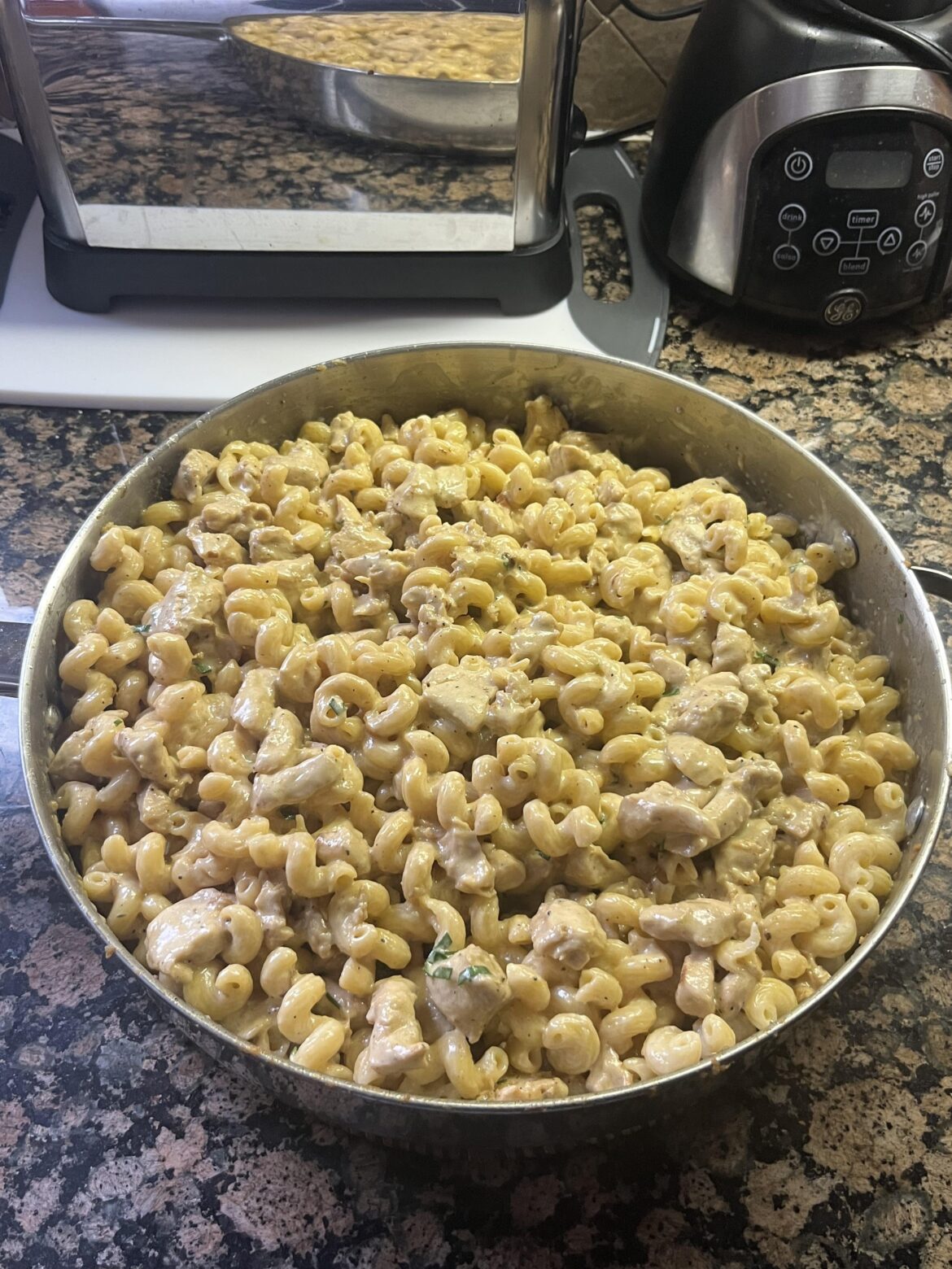 Been a while since I’ve done creamy chicken Alfredo