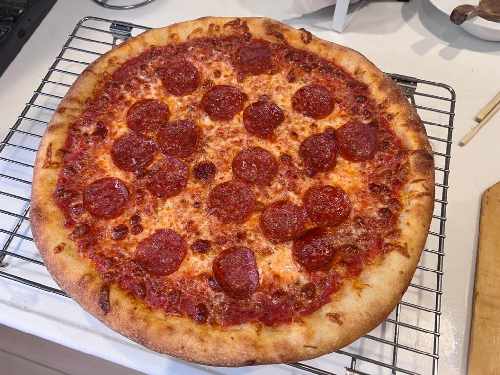 Switched from 8-cuts to 6-cuts because who tf am kidding…it’s all going to the same stomach