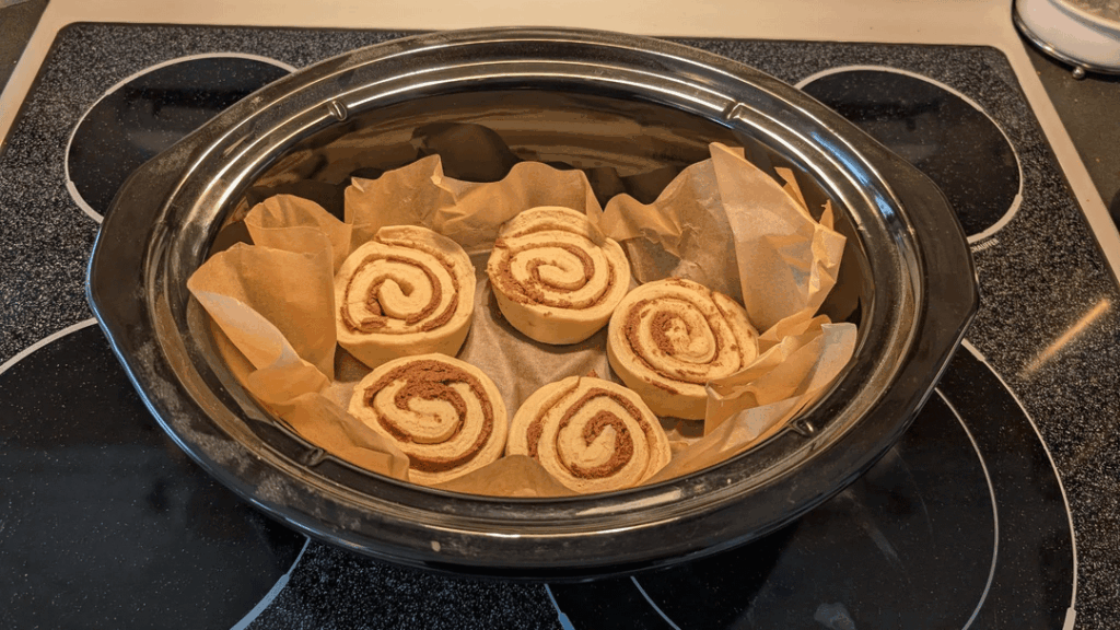 Making cinnamon rolls in a slow cooker Making cinnamon rolls in a slow cooker