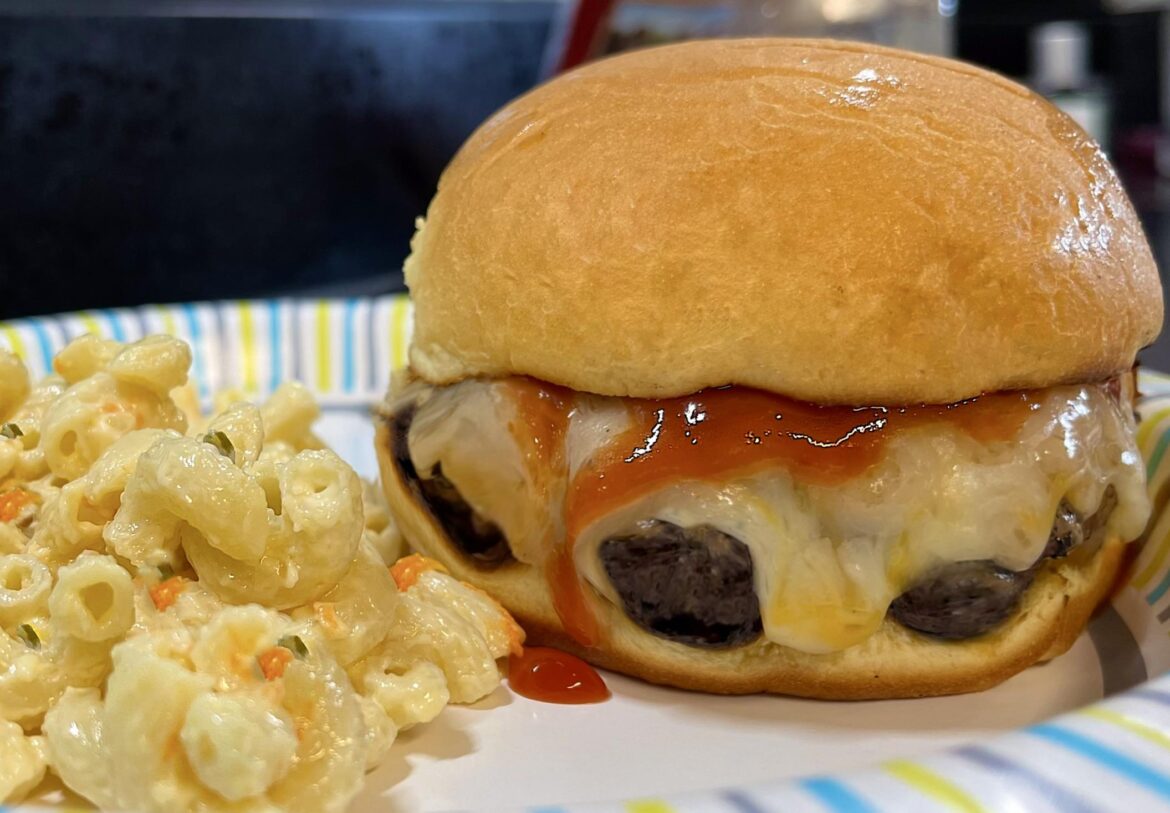 Cheeseburger & homemade mac salad