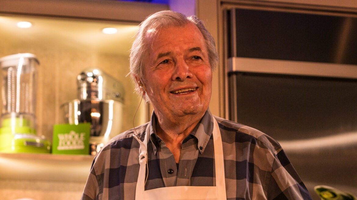 One Of Jacques Pépin's Most Enduring Tips For Home Cooks Is Especially Relevant Today