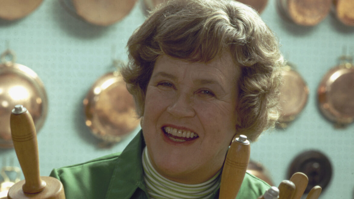 One Of Julia Child's Favorite Restaurants Belongs On Your Paris Bucket List