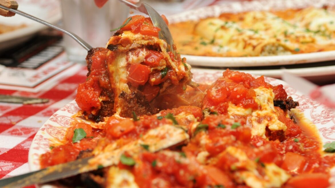 This Family-Style Italian Chain Is Overpriced, According To Reviews