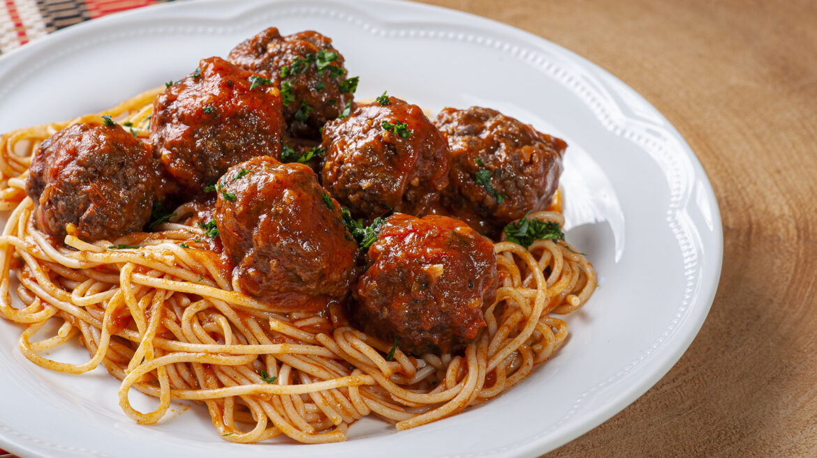 The Beloved Chain With Unexpectedly Delicious Spaghetti And Meatballs People Order On Repeat