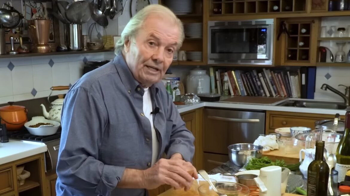 The Unique, Crunchy Food Jacques Pépin Adds To Scrambled Eggs