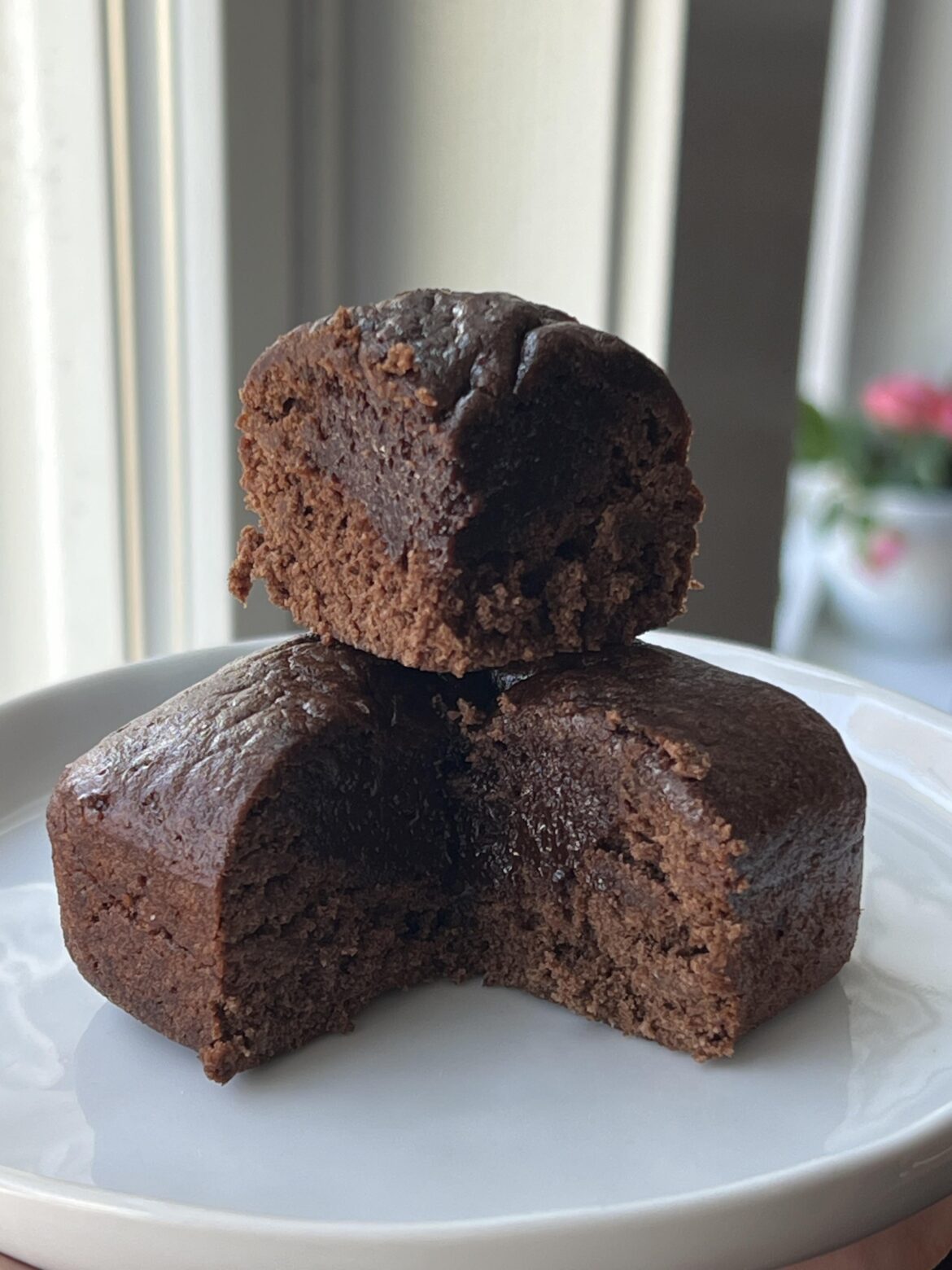 dry protein bar? fudgy protein brownie instead! 200 cal and 19g protein