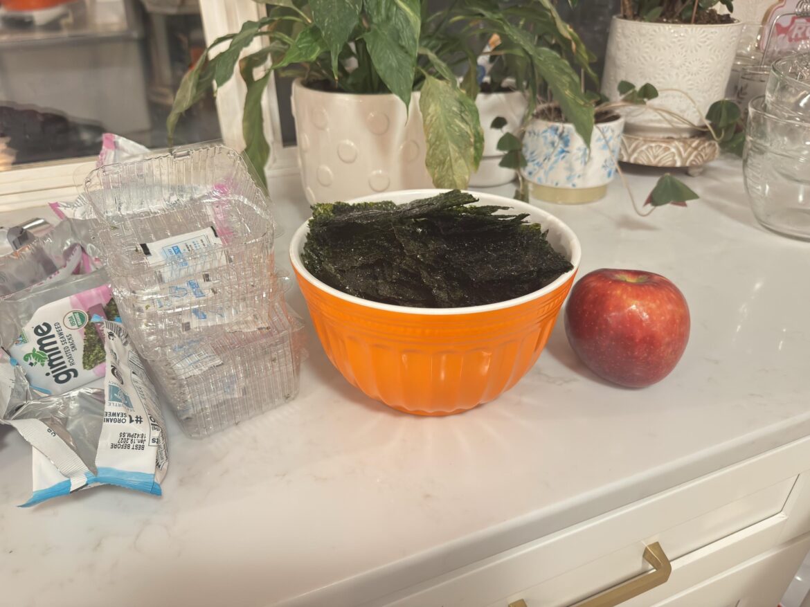 10 Packets of Teriyaki Seaweed is only 300 calories.