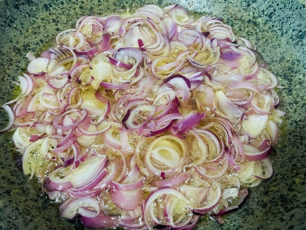 Fried red onions for garnish