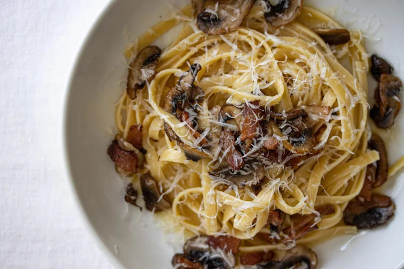linguine, bacon, and mushrooms
