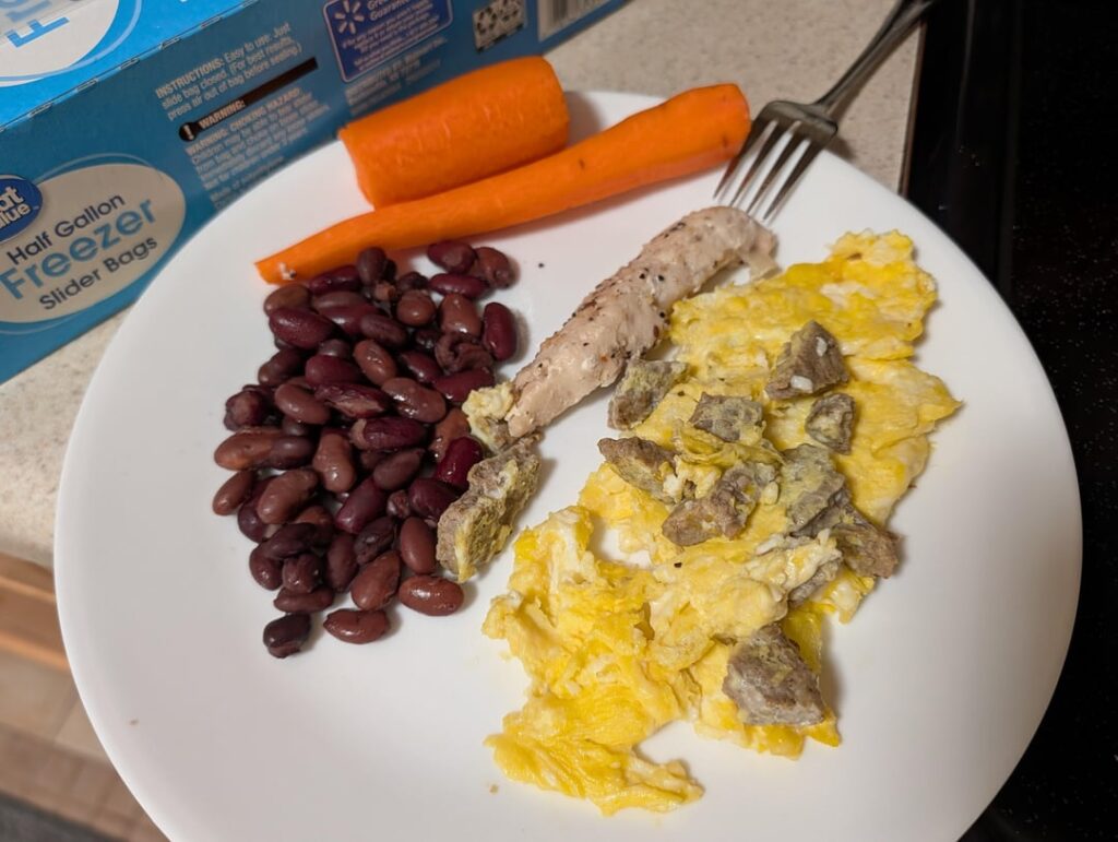 My every day brunch as a fit individual who aims for protein and fiber. Total cost around $2.72 - could be cheaper if I bought on bulk. ~50g protein.