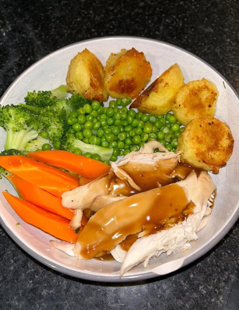 Roast chicken dinner 522 cal.