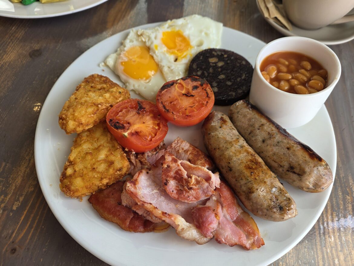 £9.50 - was £8.50 but added black pudding, swapped the mushrooms for for a hash brown. Really good breakfast for the price