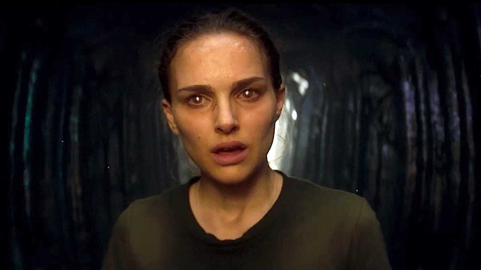 Natalie Portman as Lena with glowing eyes in Annihilation