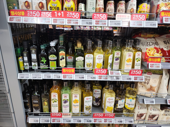 E-Mart's cooking oil section <Reporter Park Yoon-ye>