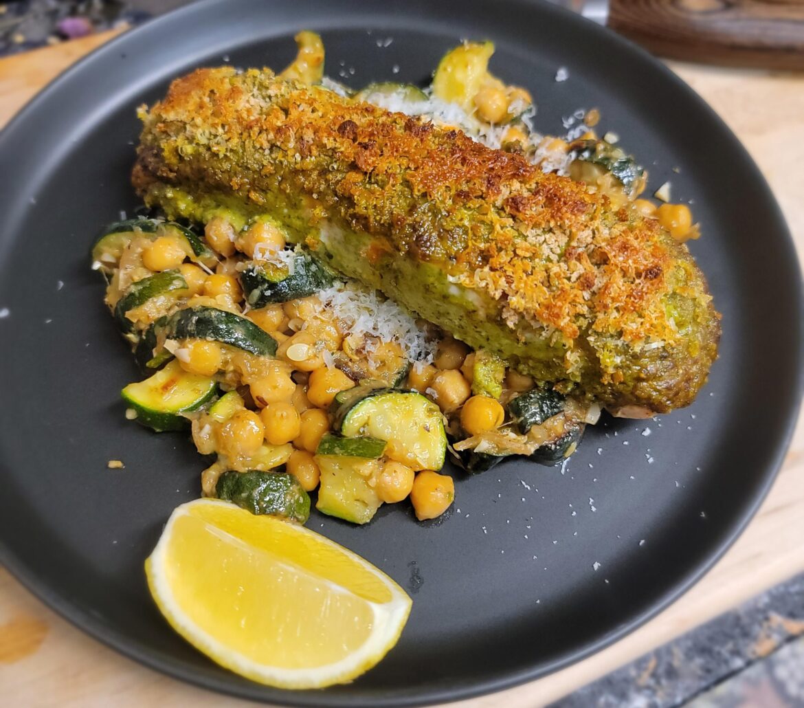 Pesto salmon with chickpeas and zucchini