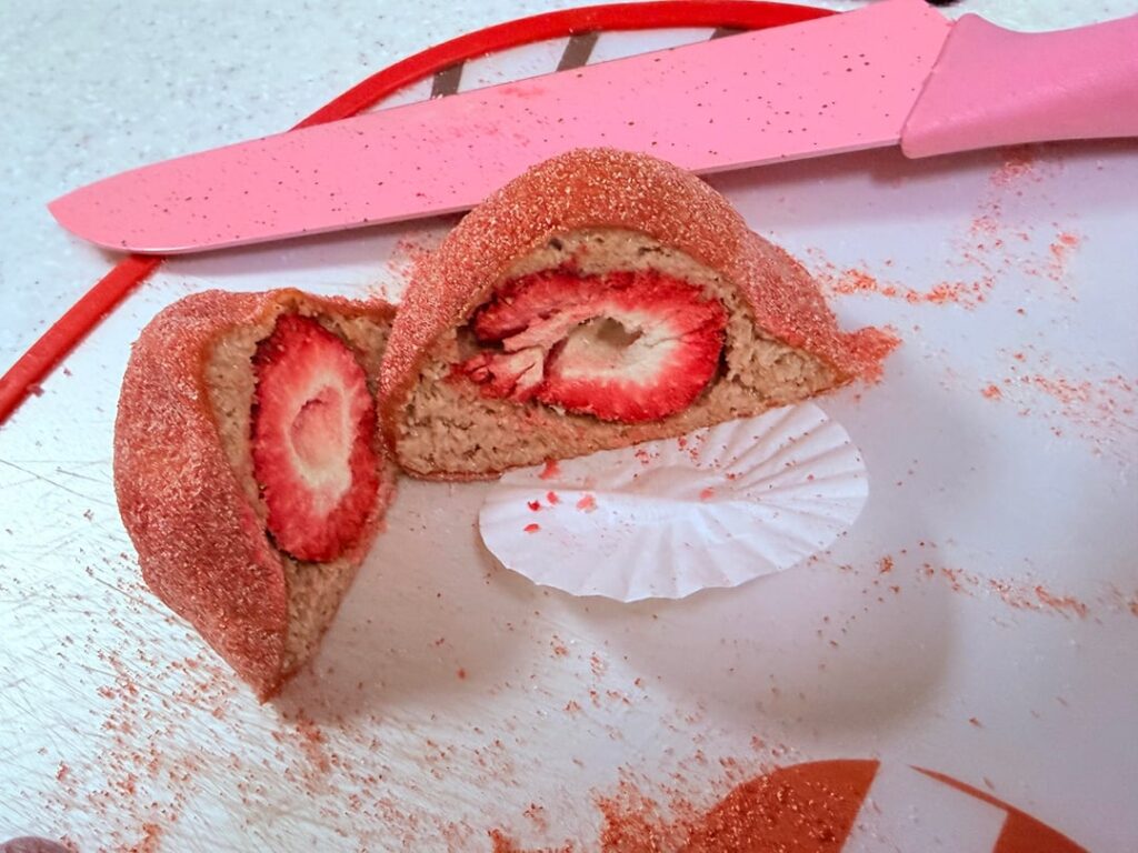 I made dubai chewy cookies (두쫀쿠) but strawberry flavoured