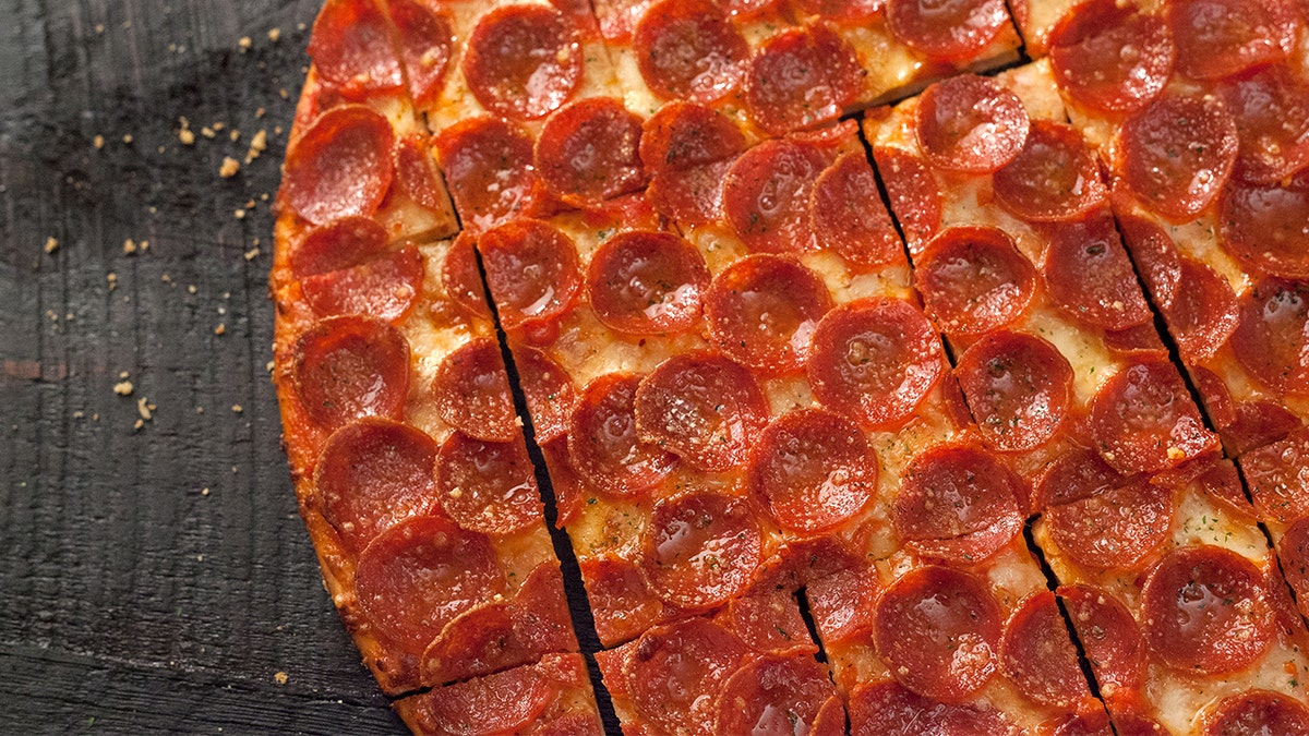 Donatos pepperoni pizza