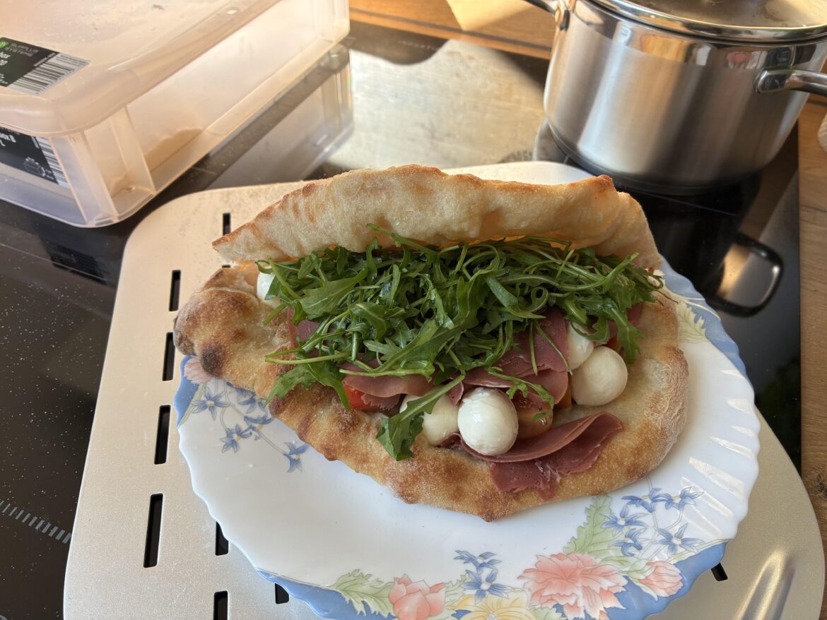 I did the thingy. (Home oven edition, 68% Hydration)