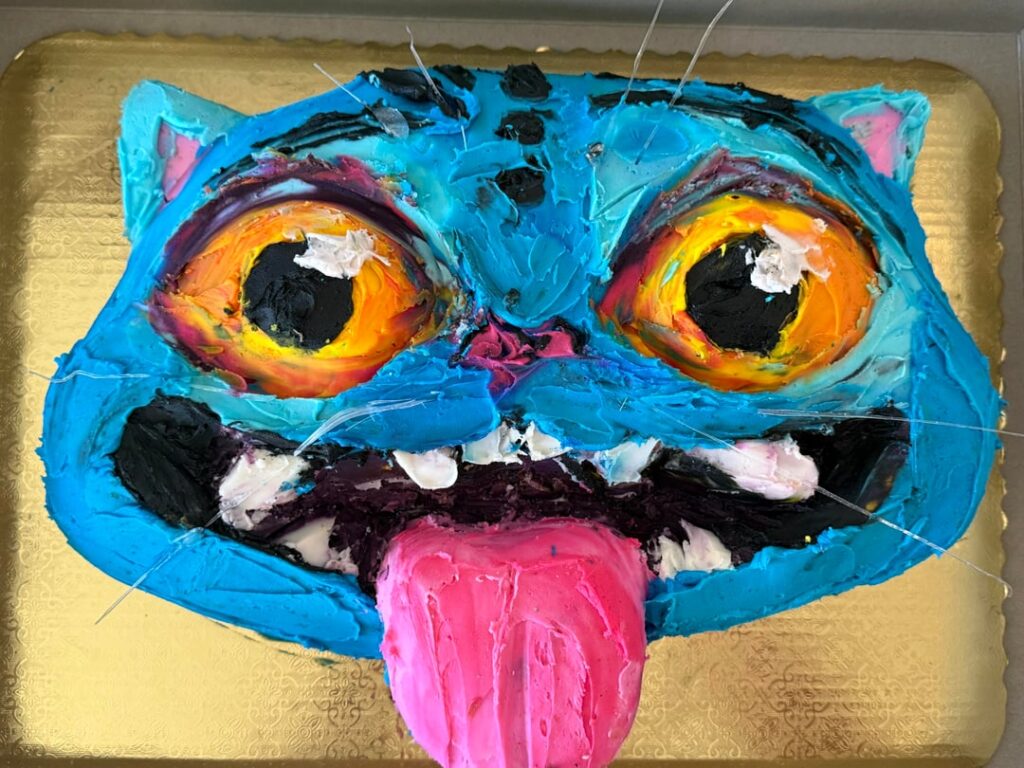 I baked a cake for the first time for my daughter's K-pop Demon Hunters birthday.