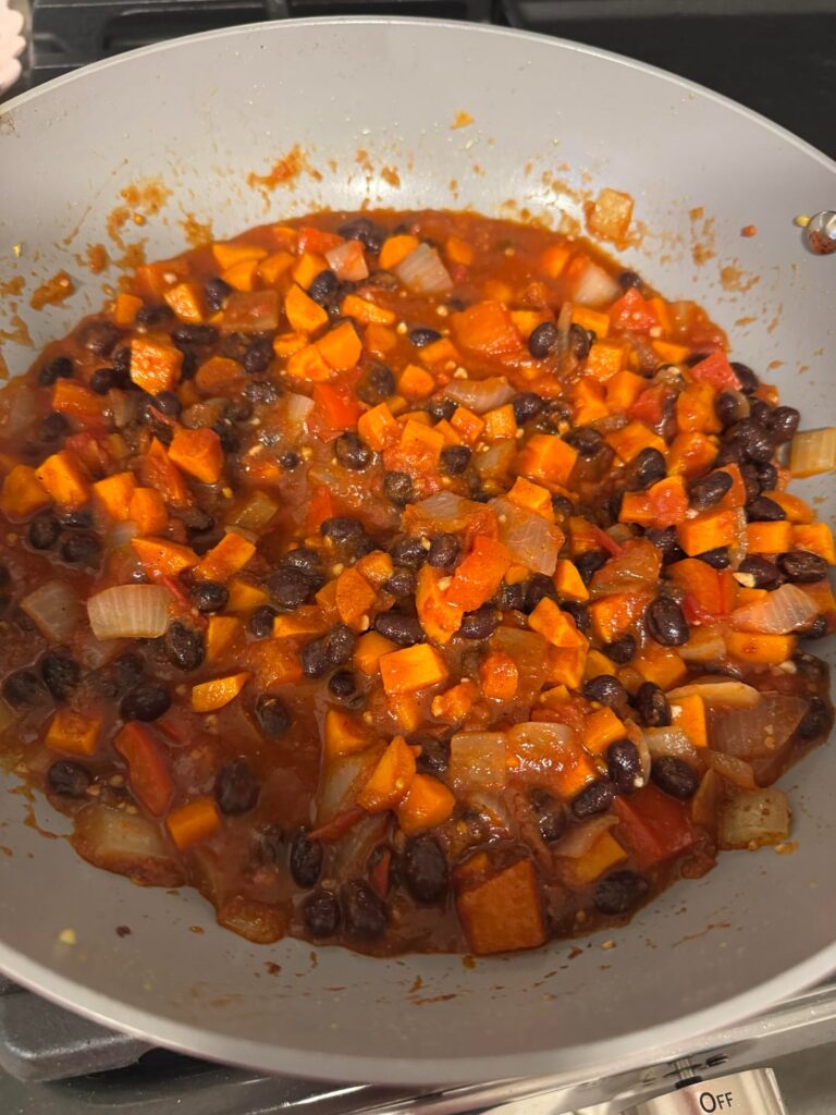 Black bean sweet potato chili