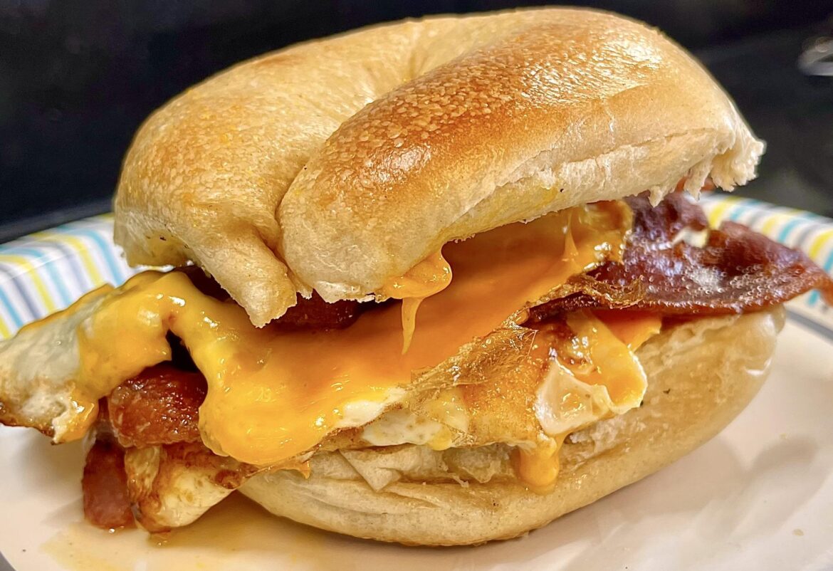 [homemade] Bacon egg & cheese