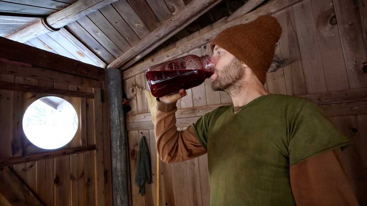 Robin Greenfield spends a year growing and foraging his own food