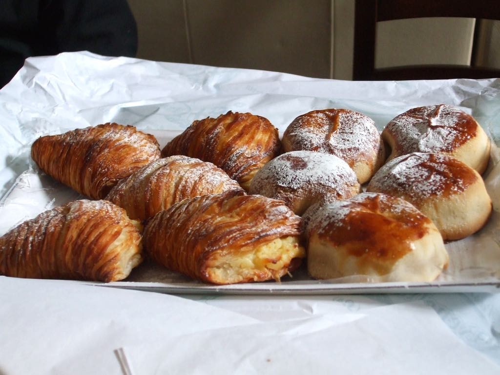 Sfogliatella riccia and sfogliatella frrolla (Photo: Maria - Flickr)