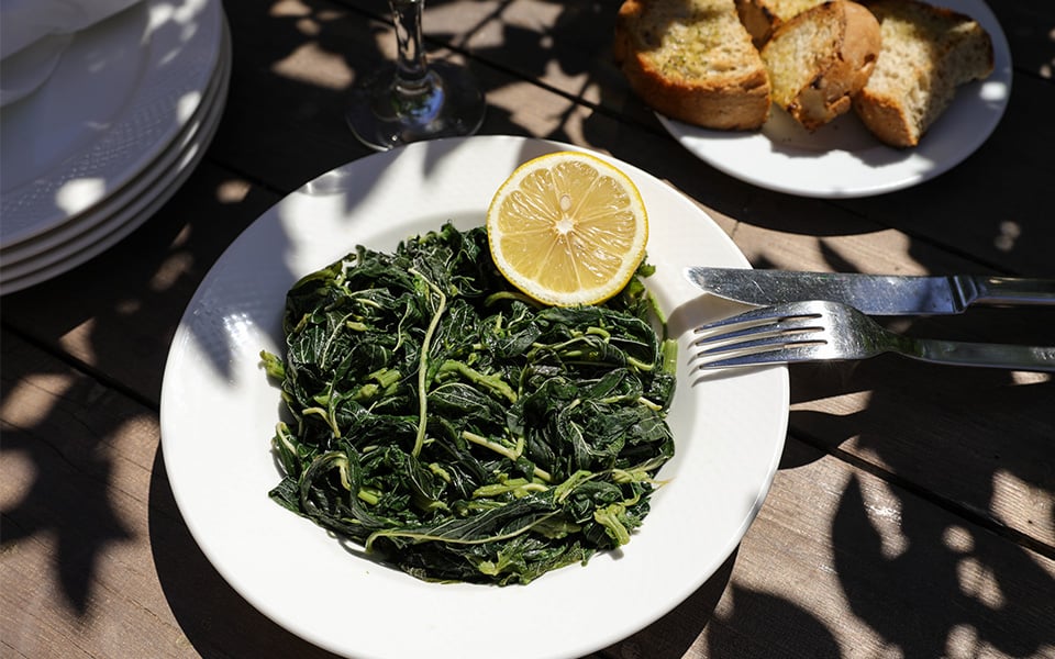 why-spring-is-the-best-time-to-eat-wild-greens-in-greece2