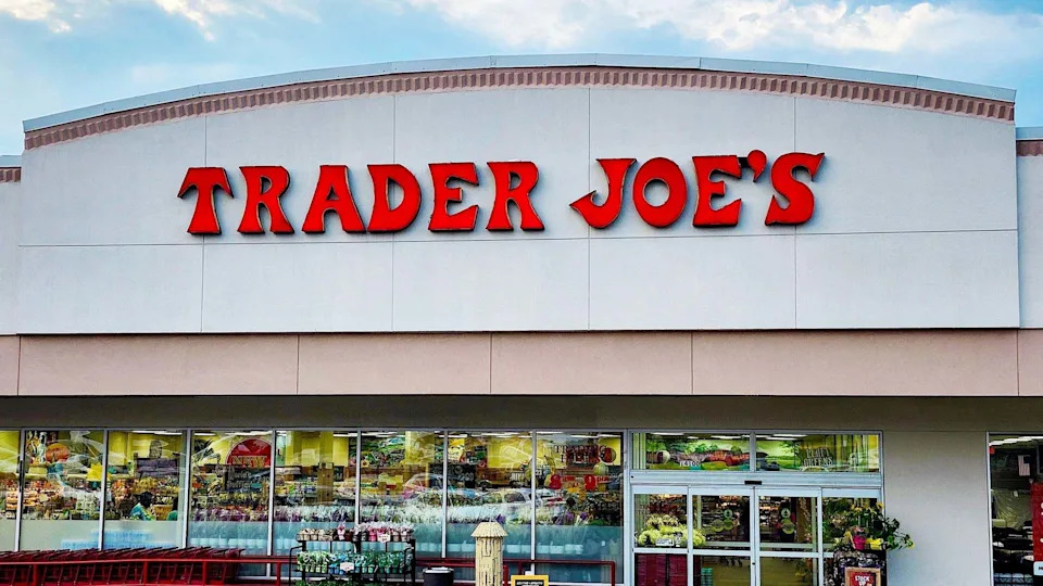 Trader joes groecery store